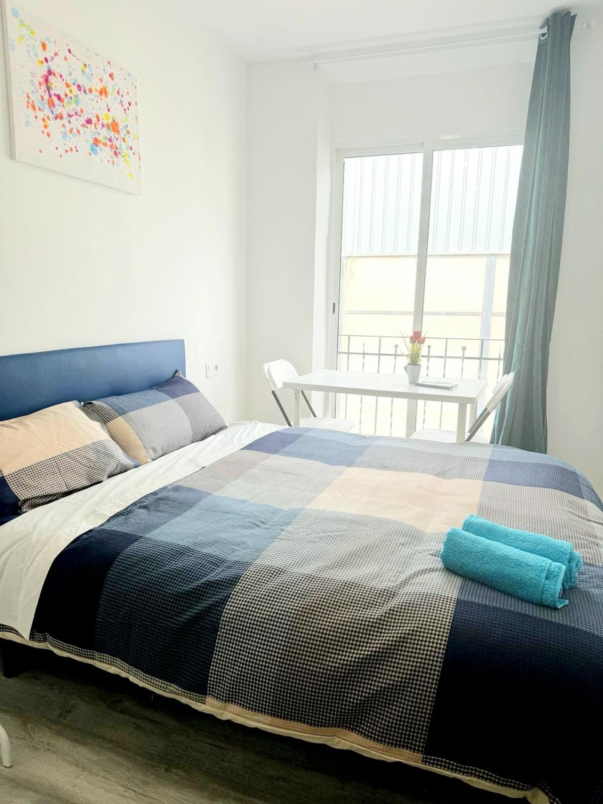 Apartamentos Aeropuerto Valencia 马尼塞斯 外观 照片